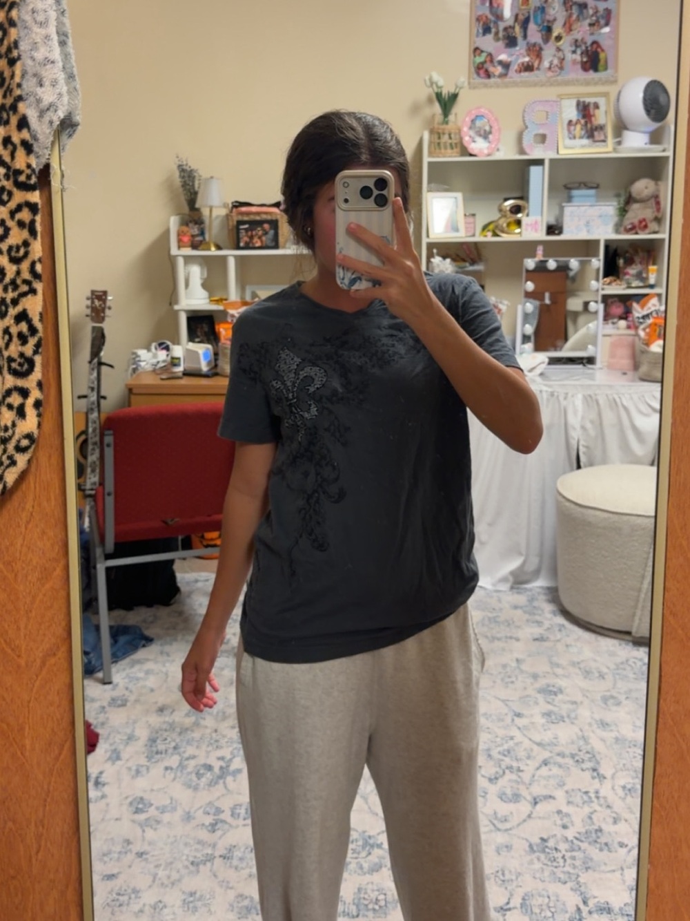 Vintage Y2K Heritage 1981 Fleur-de-Lis Graphic Tee - Size M